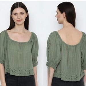 American Eagle Outfitters Green Puff Sleeve Crop Blouse